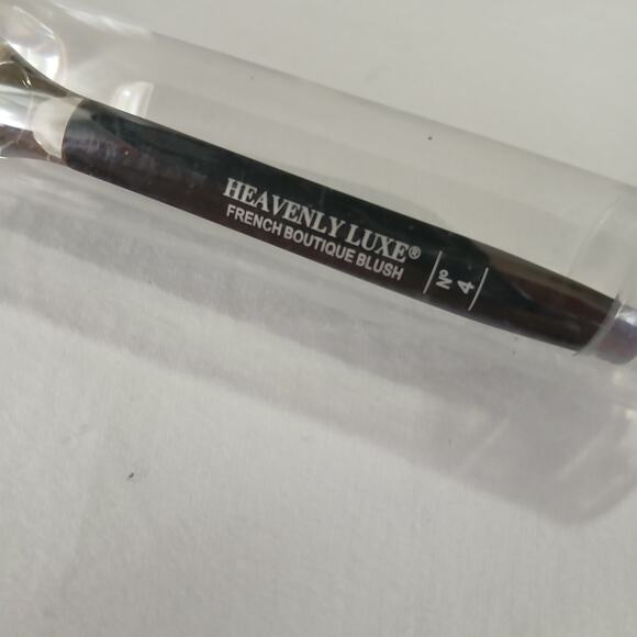 IT COSMETIC BRUSH BUNDLE NO 4-6-7-8 ALL NEW - Picture 8 of 11